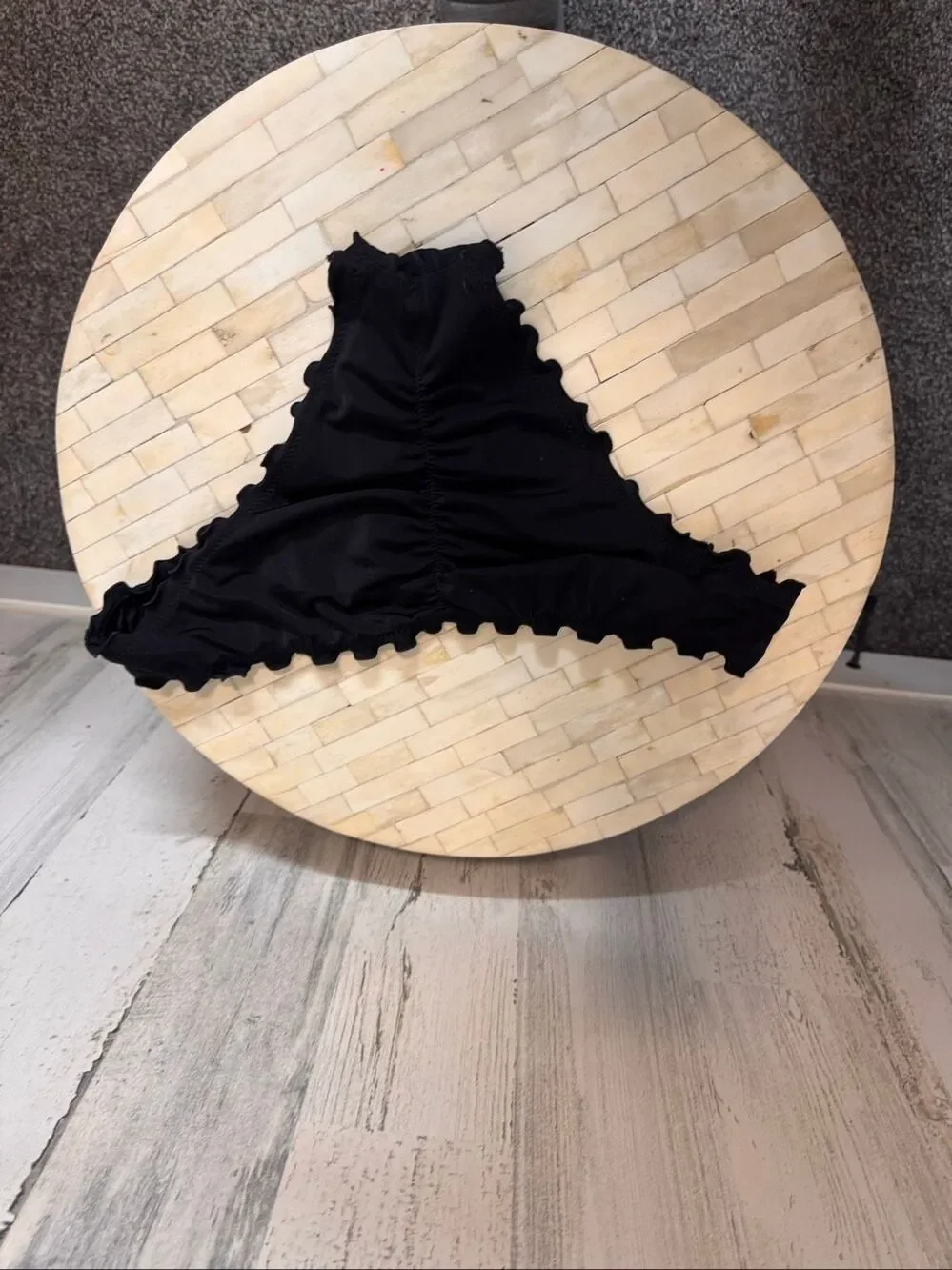 Shade & Shore Ruffle Scrunch Cheeky Bikini Bottoms Womens Medium Solid Black